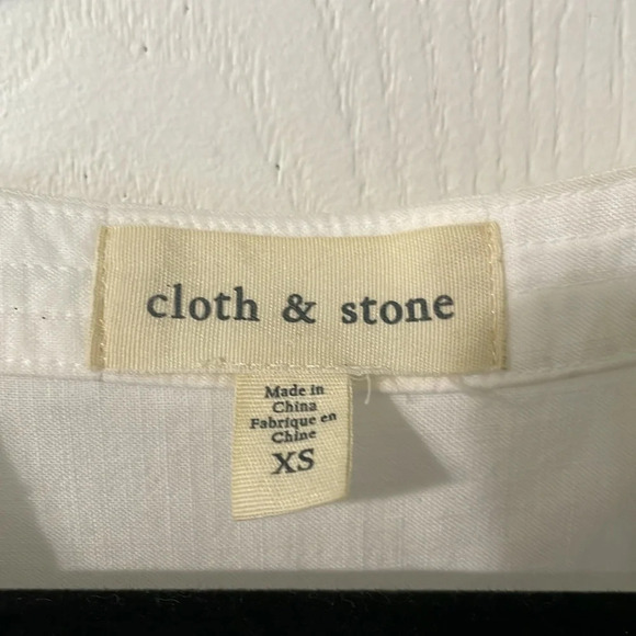 Cloth & Stone Anthropologie Bell Sleeve White Blouse Size XS Measures Oversized - Picture 2 of 8